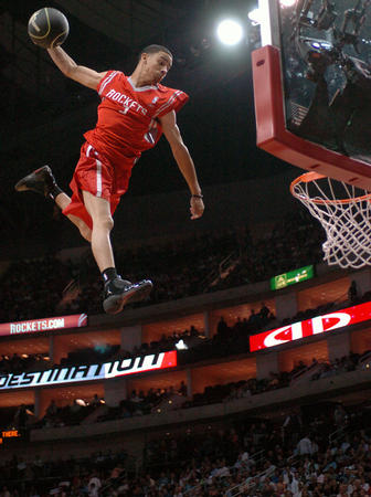 卡利亚里主帅：面对伊尔迪兹这种冠军球员，疏忽就会付出代价（卡利亚里主帅：对伊尔迪兹这类冠军级球员，哪怕一丝松懈都要付出代价）