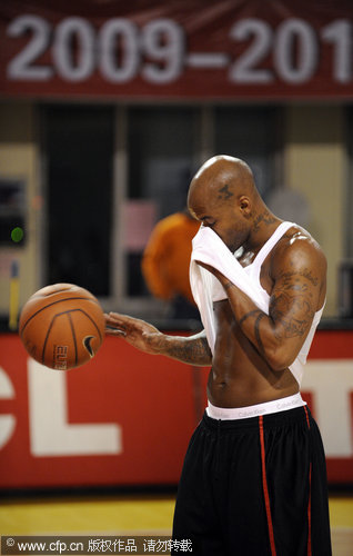 斯基拉：国米派球探考察卡利亚里20岁的右翼卫帕莱斯特拉（斯基拉报道：国米派球探赴卡利亚里考察20岁右翼卫帕莱斯特拉）